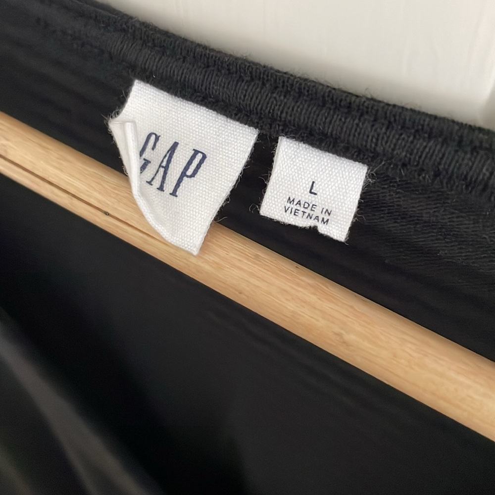 GAP Black V-Neck Jumpsuit with Tie Waist - Picture 3 of 4